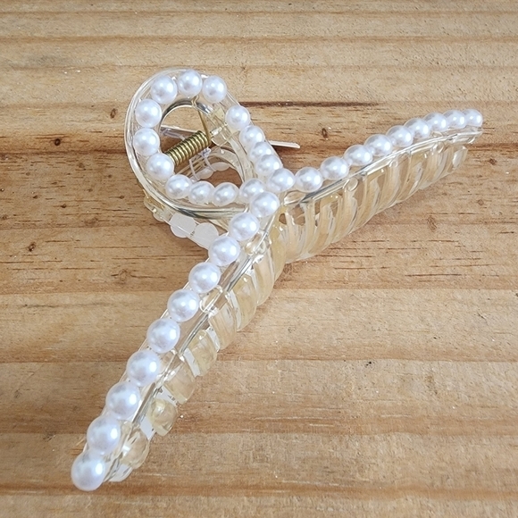 NEW Pearl Clear White Hair Claw Clip - Picture 5 of 8